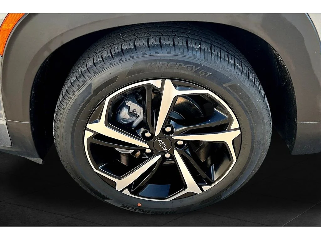 Used 2021 SATIN STEEL METALLIC Chevrolet RS image 7