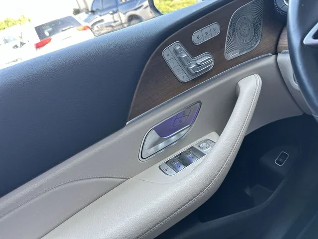Used 2024  Mercedes-Benz GLS 450 image 13