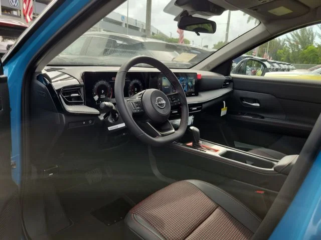 New 2026 Arctic Ice Blue Metallic / Super Black Two-tone Nissan SR image 11