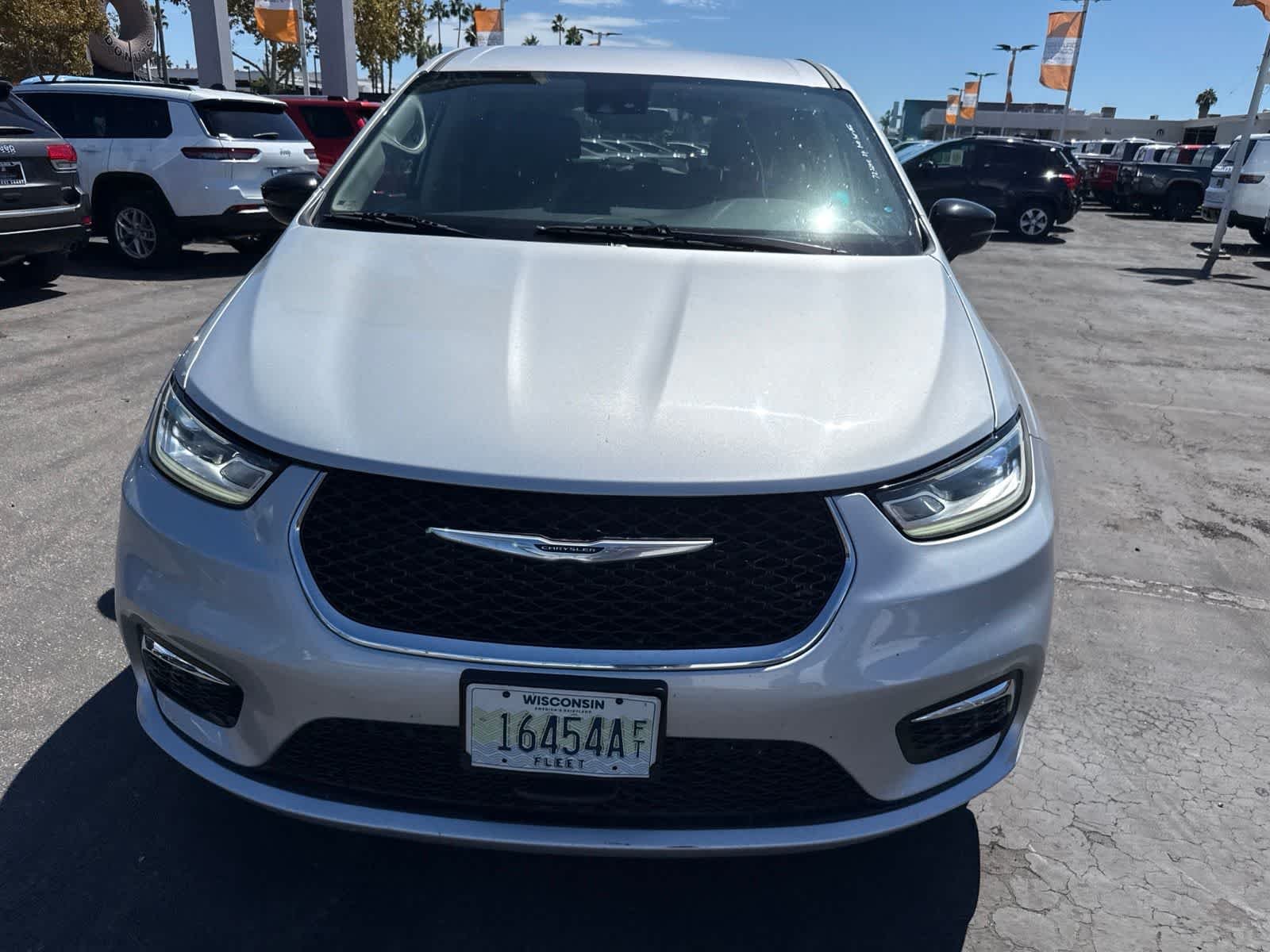 Used 2024 Silver Mist Clearcoat Chrysler Touring L image 3