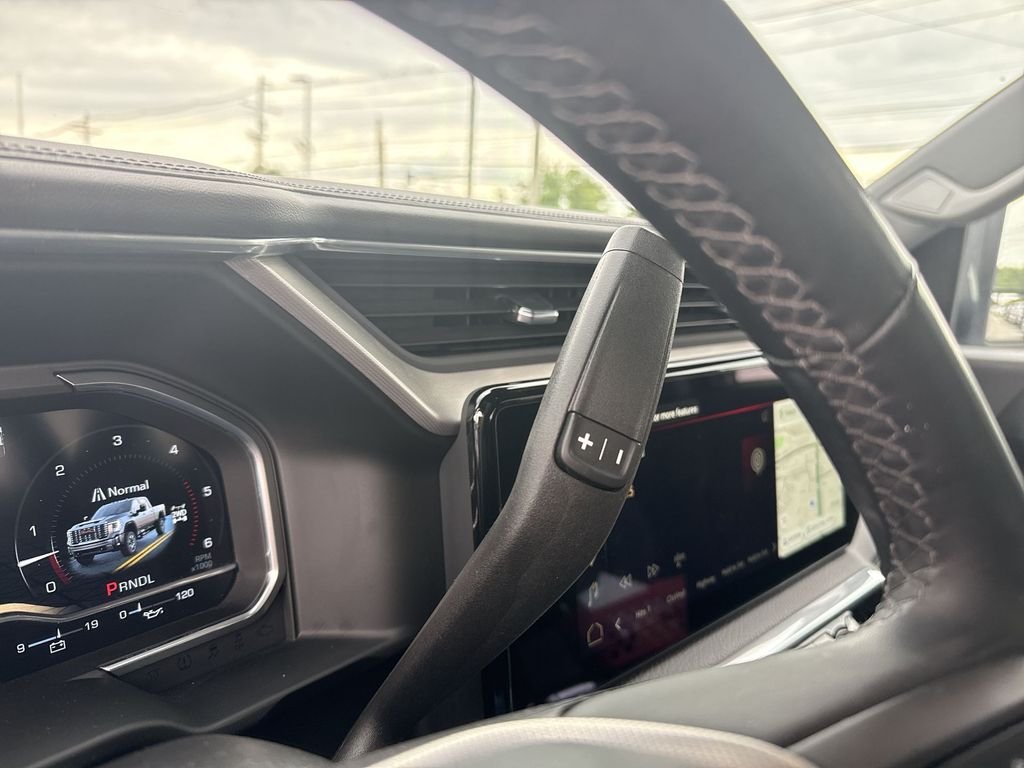 Used 2024 White GMC Denali image 19