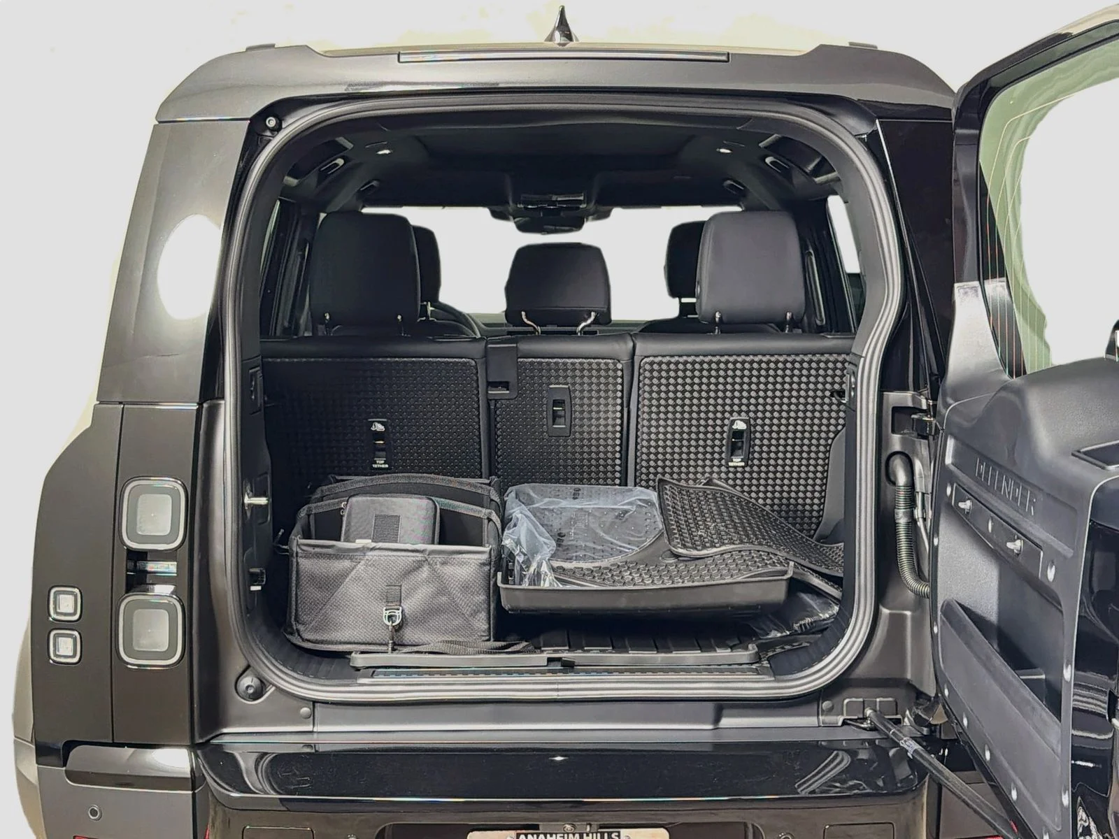 New 2026 Santorini Black Land Rover S image 30