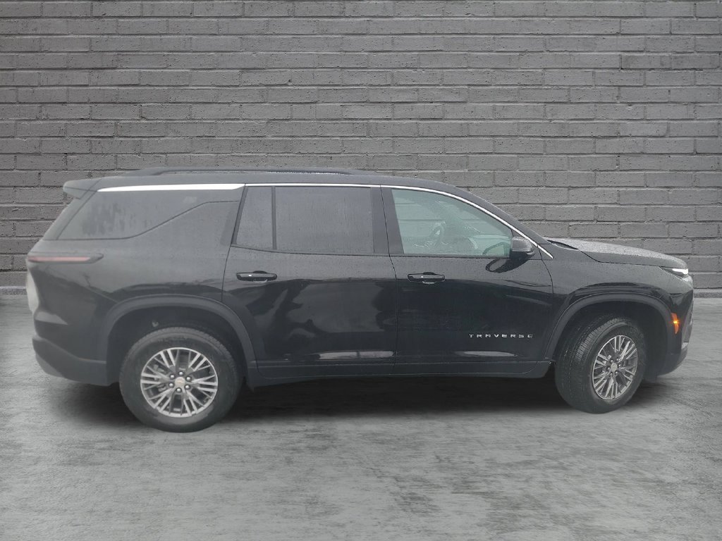 2027 Chevrolet Traverse LT - Photo 8