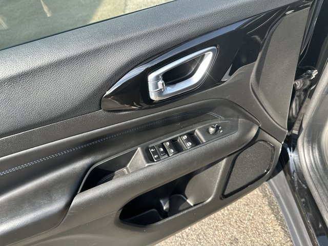 Used 2025 Black Jeep Latitude image 17