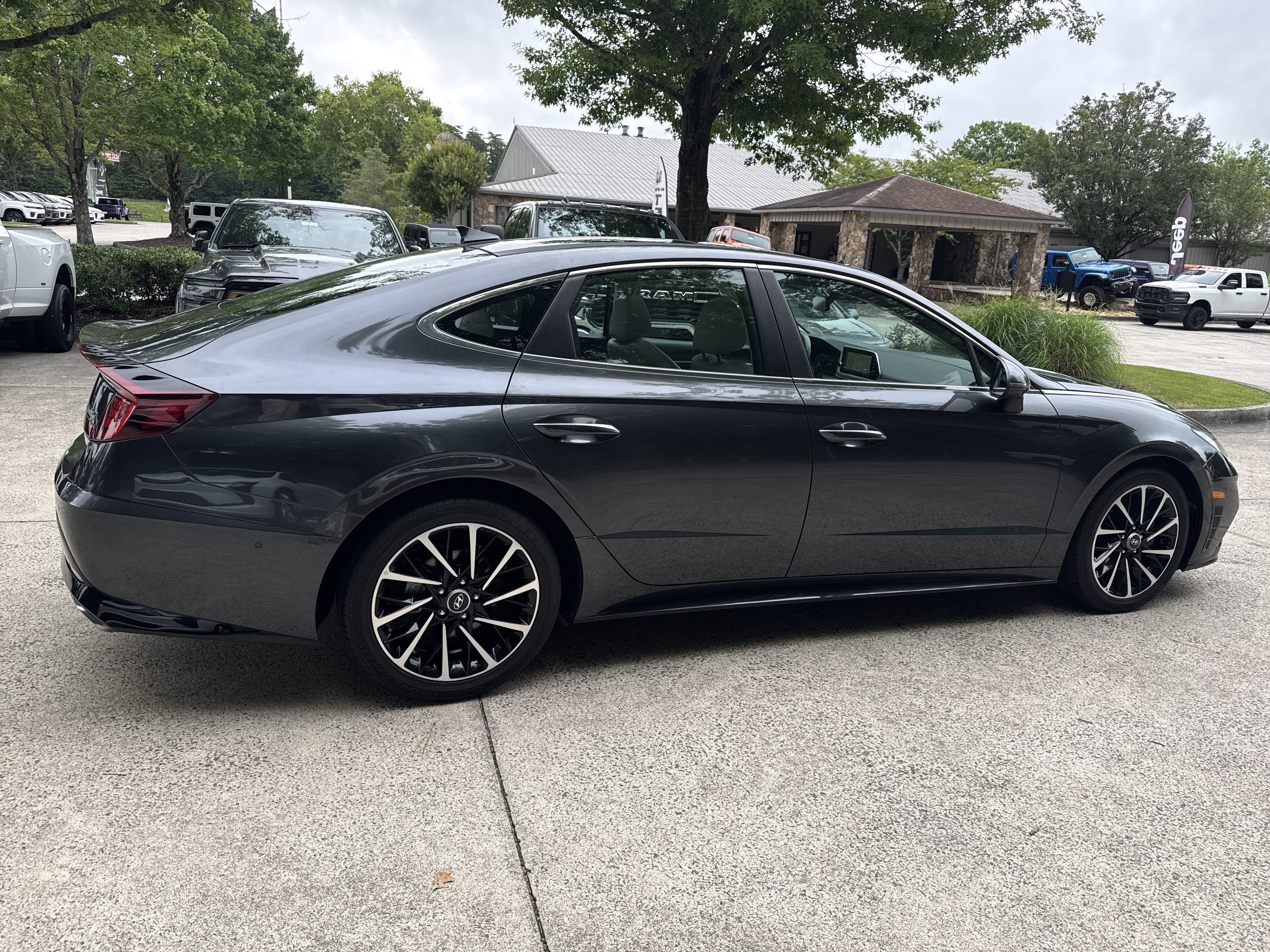 Used 2021 Portofino Gray Hyundai Limited image 8