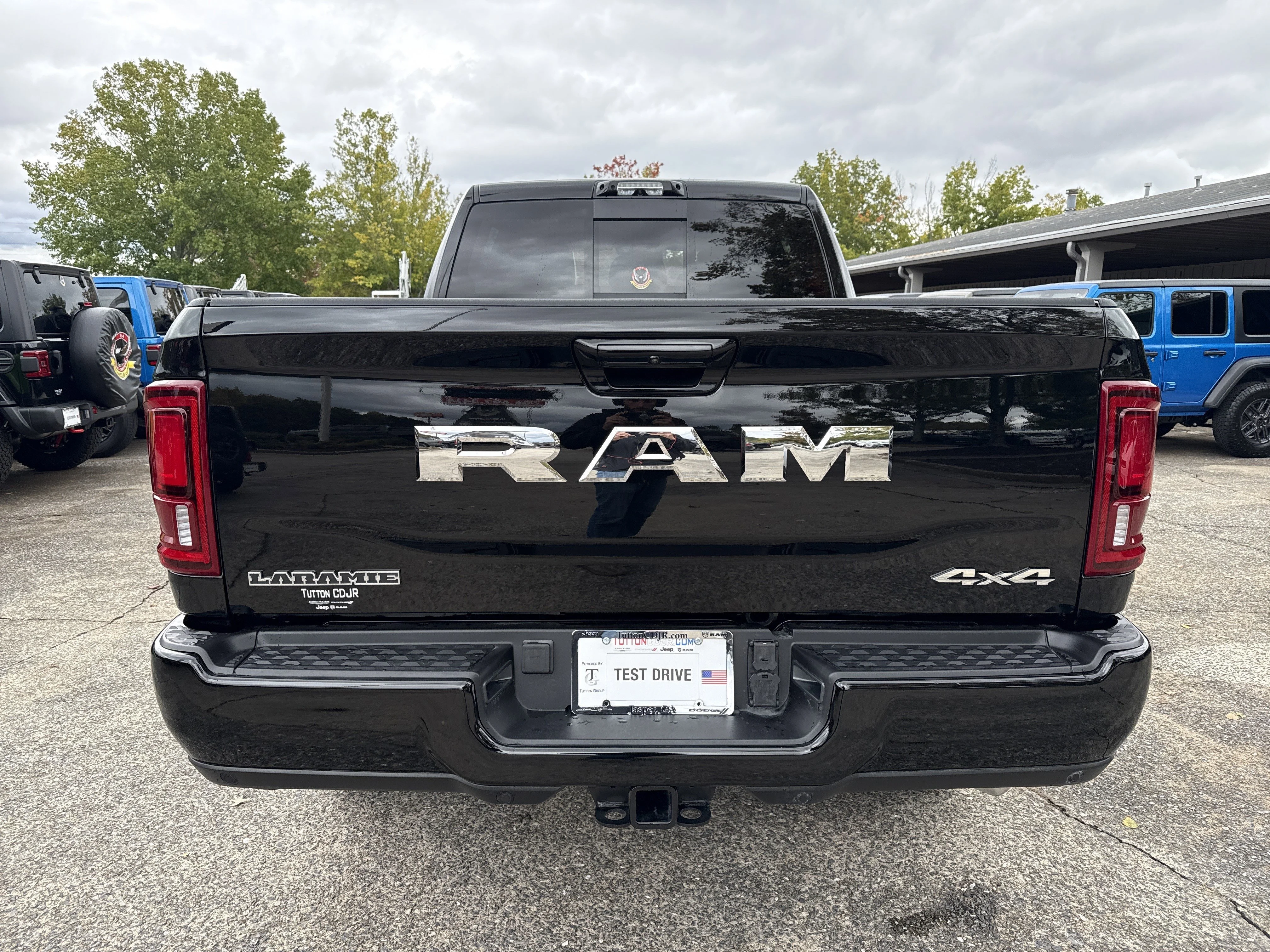 2025 RAM 2500 Laramie - Photo 6