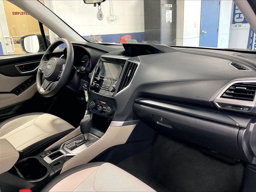 Used 2023 White Subaru Base image 14