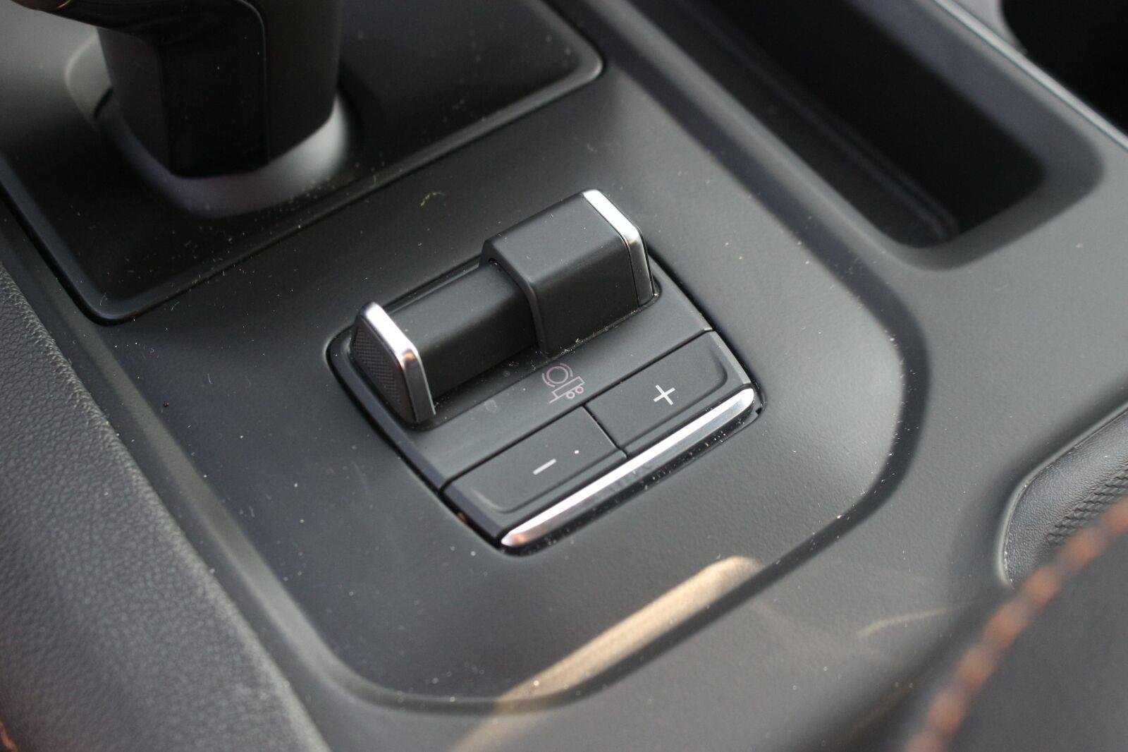Used 2026 Summit White GMC AT4 image 25