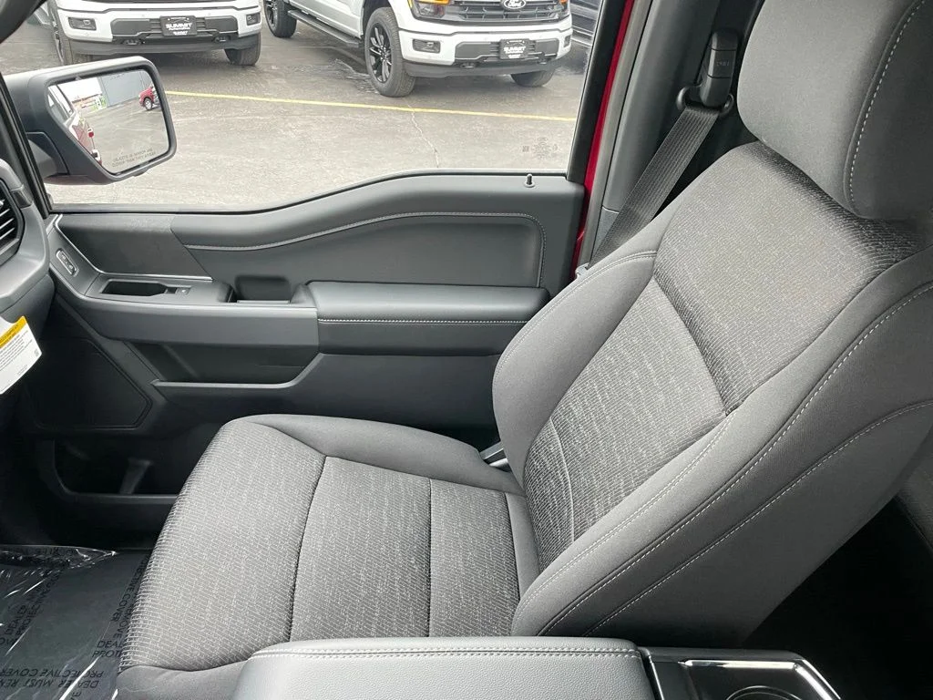 New 2026 Ruby Red Metallic Tinted Clearcoat Ford XLT image 24