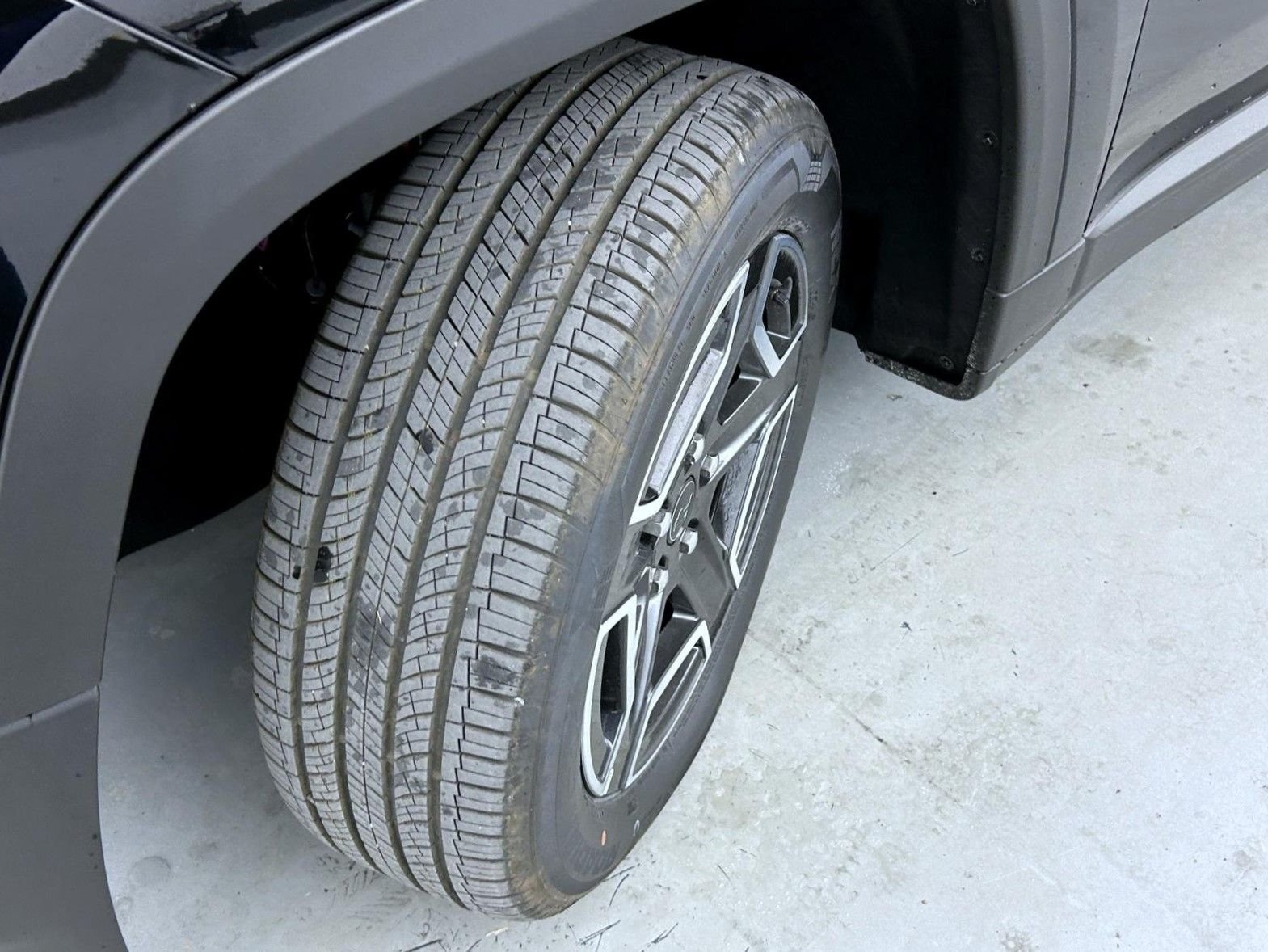 New 2026 Diamond Black Crystal Pearl-Coat Exterior Paint Jeep Laredo image 23