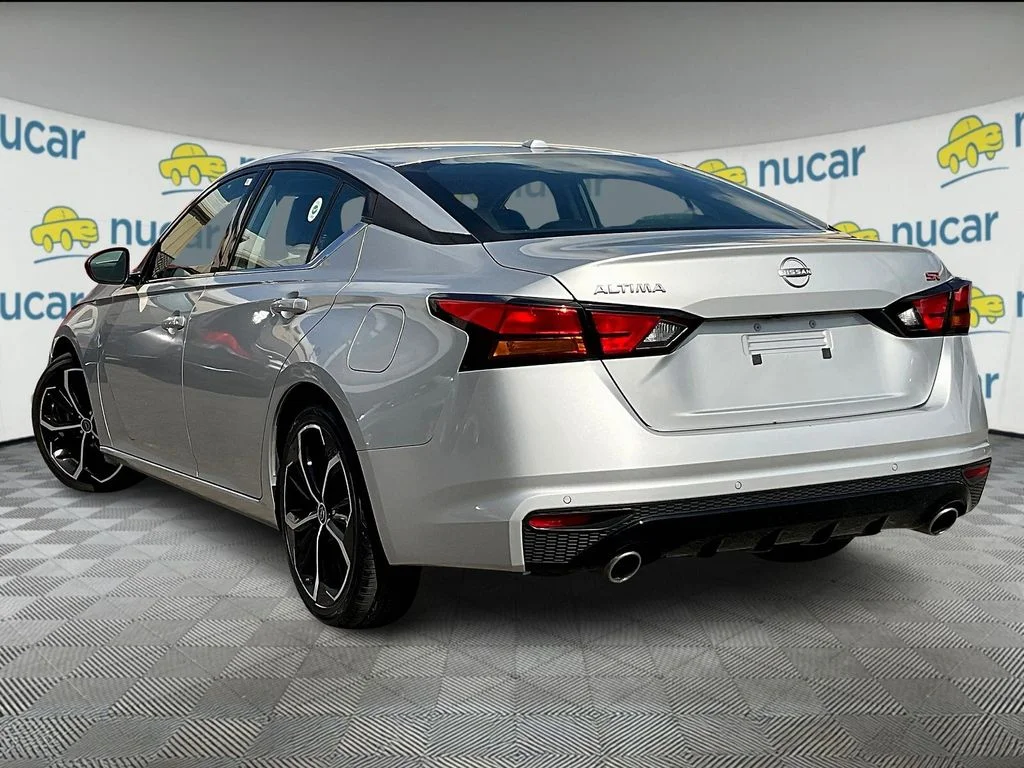 Certified Used 2023 Silver Nissan 2.5 SR image 4