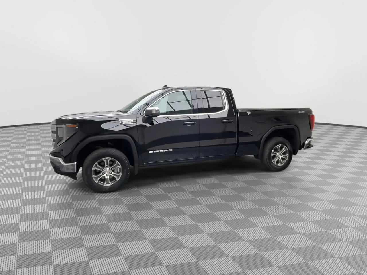 2025 GMC Sierra 1500 SLE - Photo 39