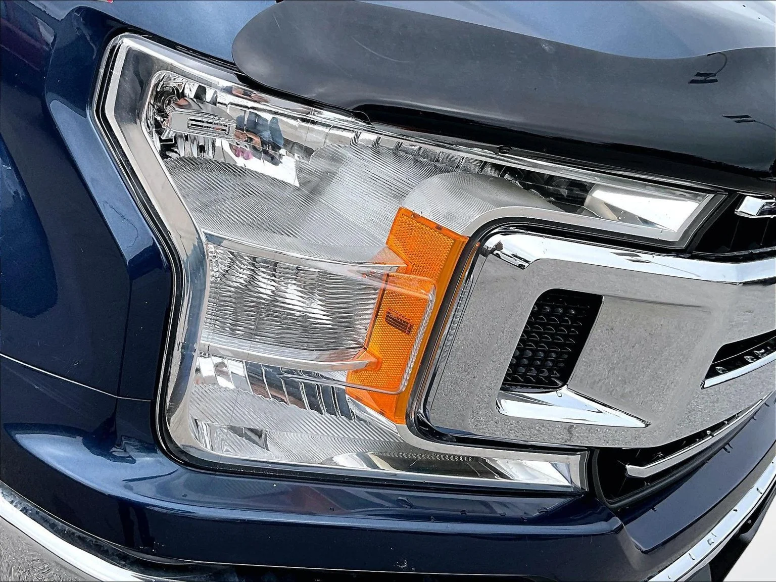 Used 2019 Blue Ford XLT image 31