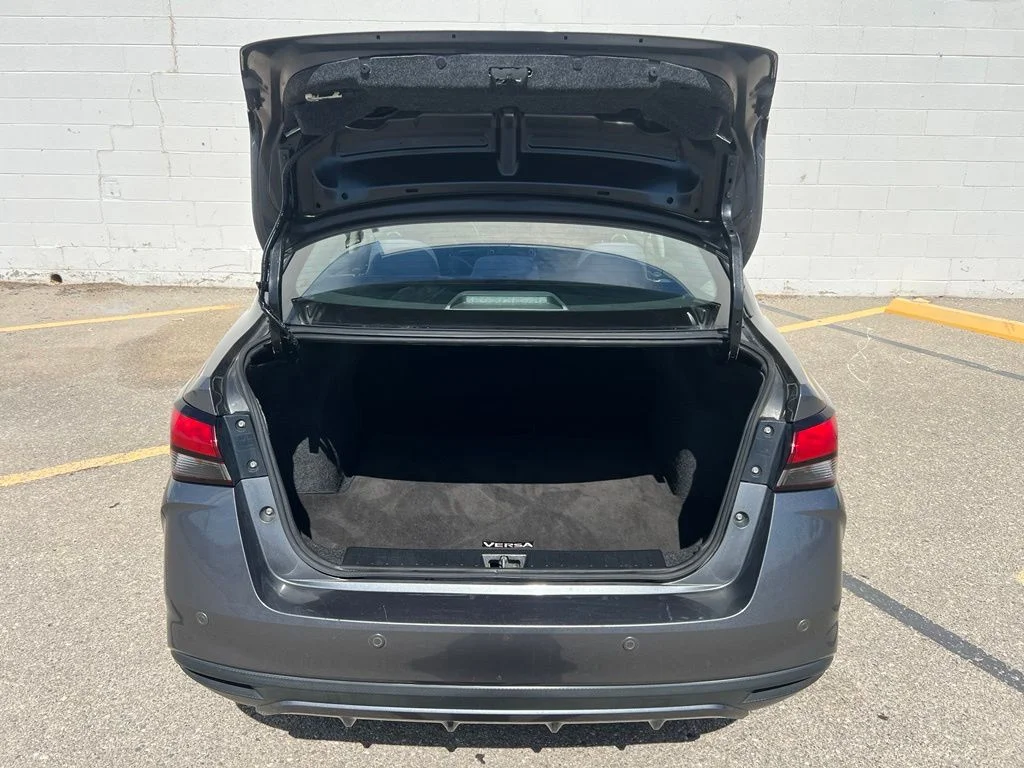 Used 2023 Gun Metallic Nissan 1.6 SV image 5