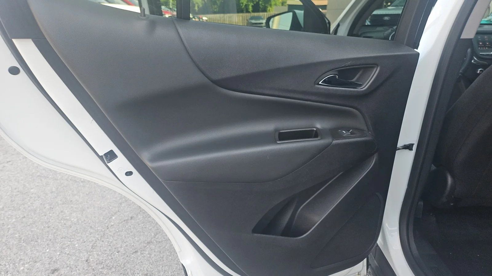 Used 2024 White Chevrolet LT image 14