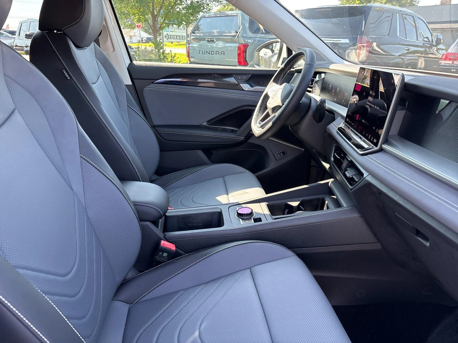 New 2026 Pure White Volkswagen SE image 39