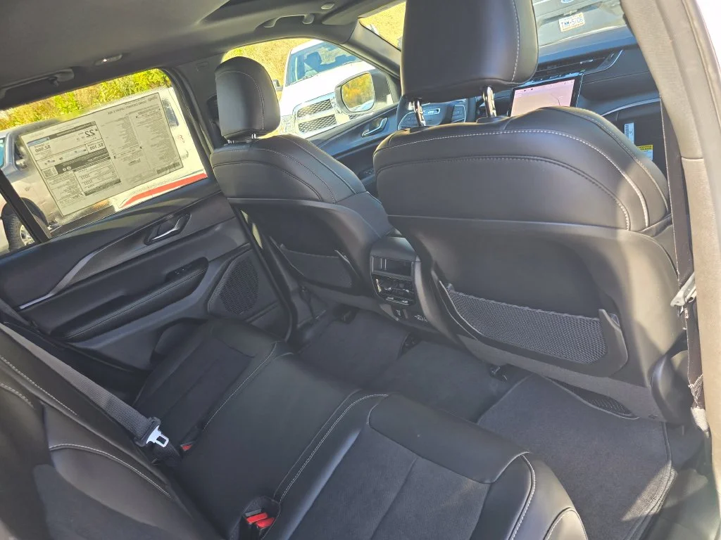 New 2027 White/off-white Jeep Laredo X image 26