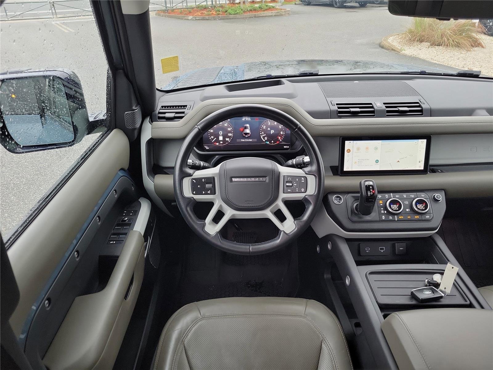 Used 2020 Fuji White Land Rover HSE image 28