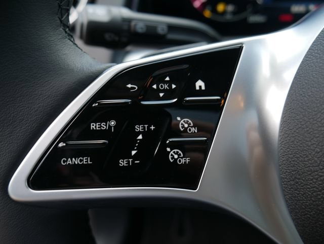 New 2026 Polar White Mercedes-Benz GLB 250 image 33