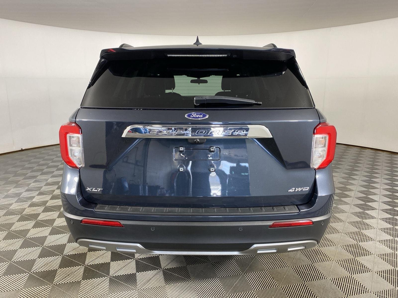 Used 2023 Stone Blue Ford XLT image 9