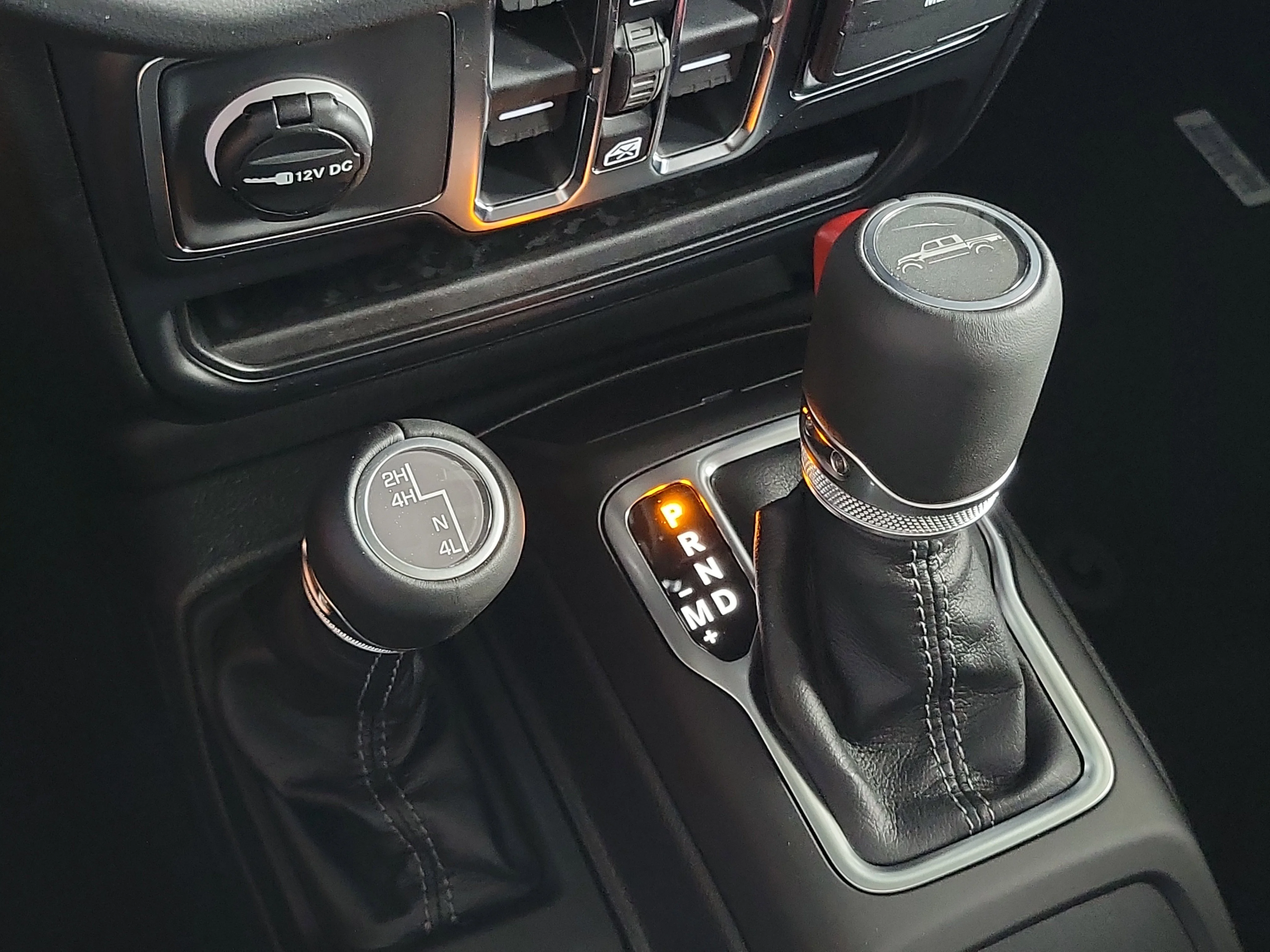 New 2026 Black Clear-Coat Exterior Paint Jeep Sahara image 29