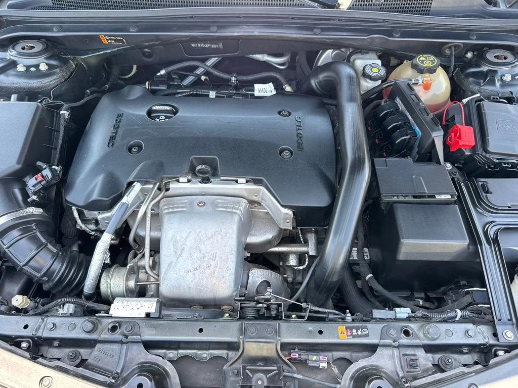 Used 2018 Gray Chevrolet Premier image 9