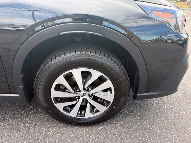 Used 2021 Crystal Black Silica Subaru Premium image 2