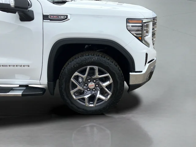 2026 GMC Sierra 1500 SLT - Photo 10
