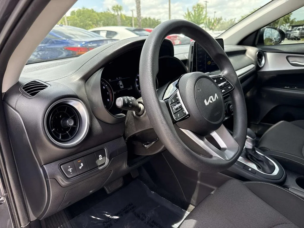 Used 2022 Gray Kia LXS image 24