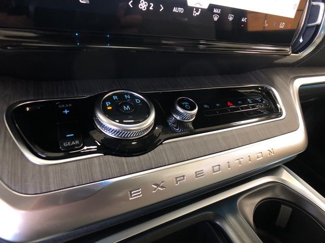 New 2026 Star White Metallic Tri-Coat Ford Platinum® image 17