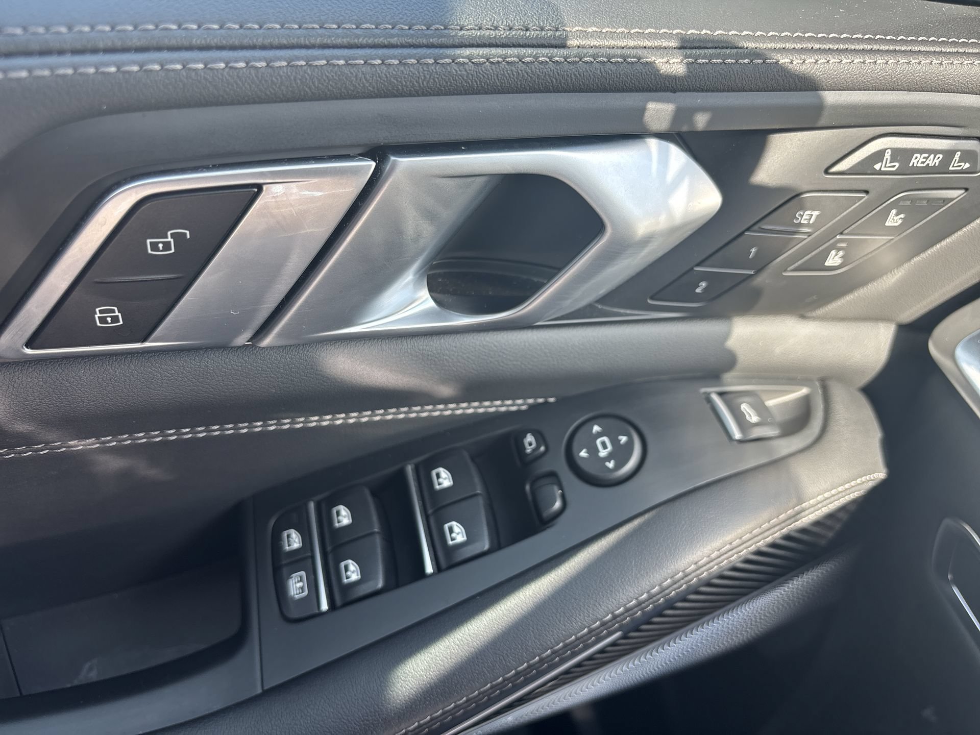Used 2026 Gray BMW M60i image 15