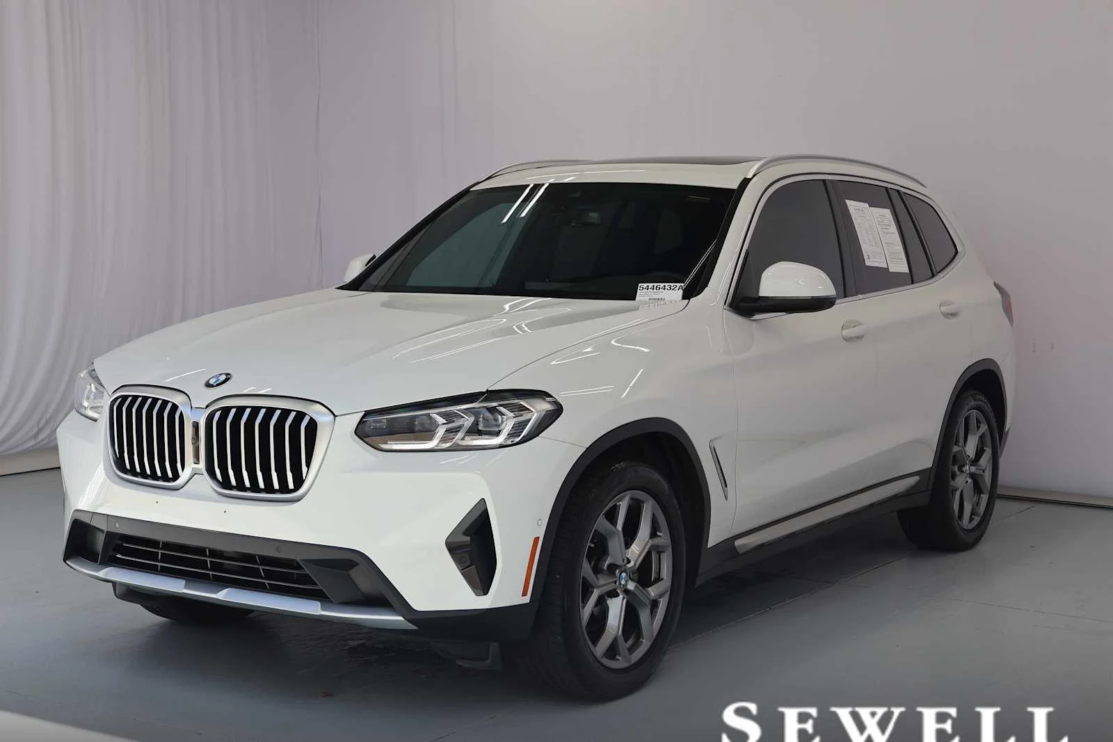 Used 2024 Alpine White BMW sDrive30i image 1