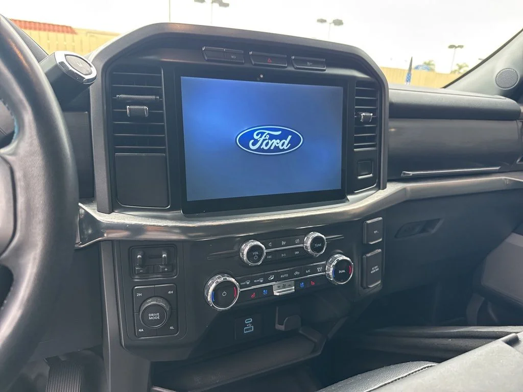 Used 2022 White Ford Lariat image 12