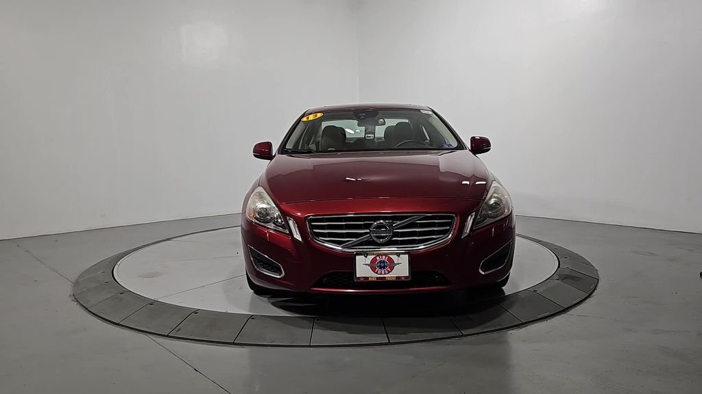 Used 2013 Red Volvo  image 8