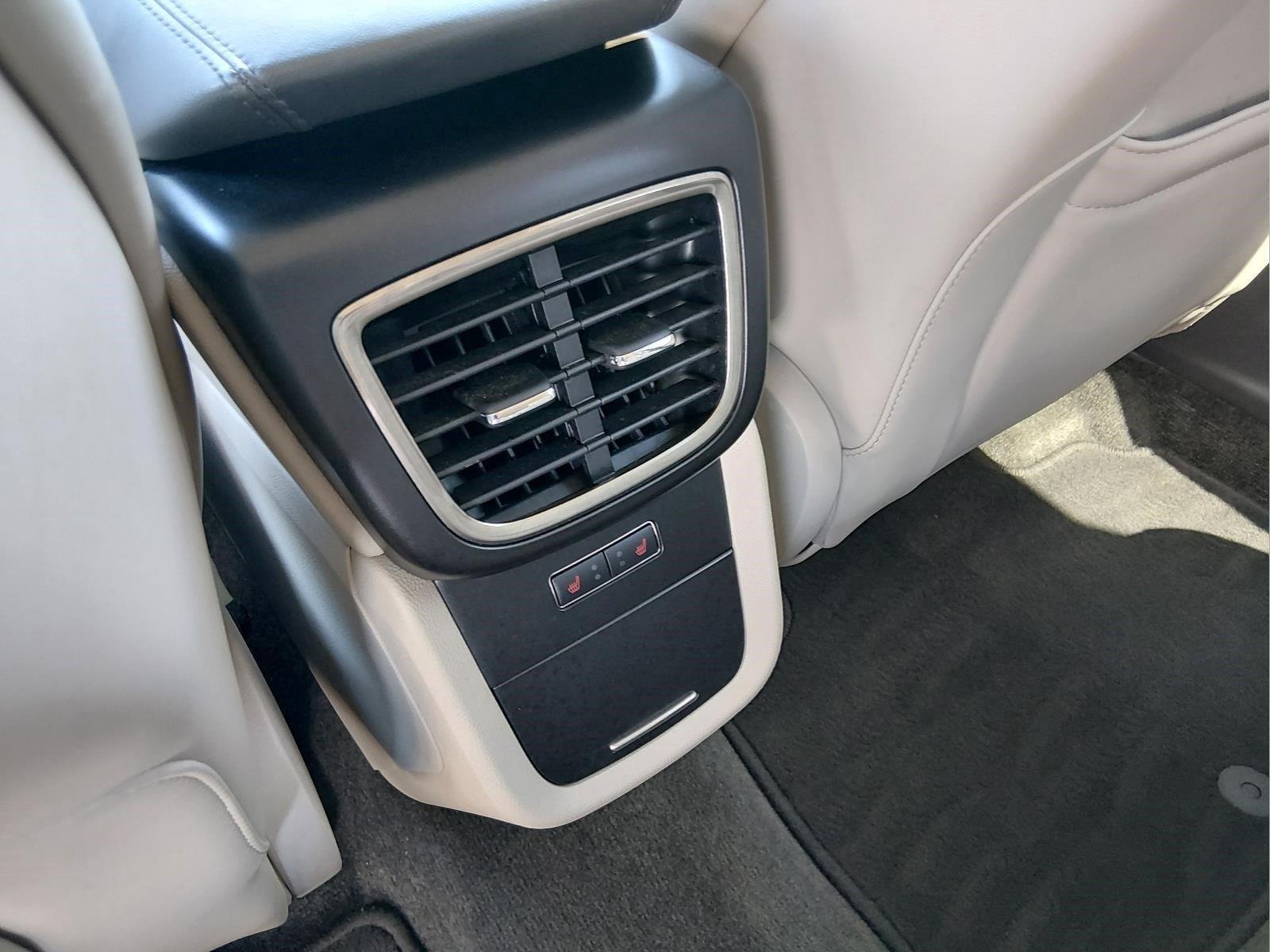 Used 2018 Blue Diamond Metallic Lincoln Reserve image 19