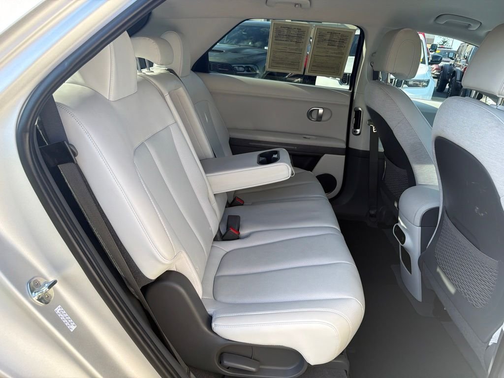 Used 2023 Gold Hyundai SEL image 20