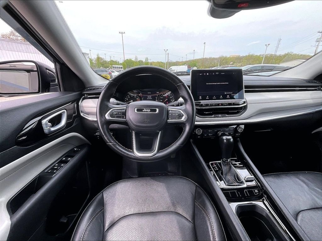 Used 2022 Silver Jeep Limited image 17