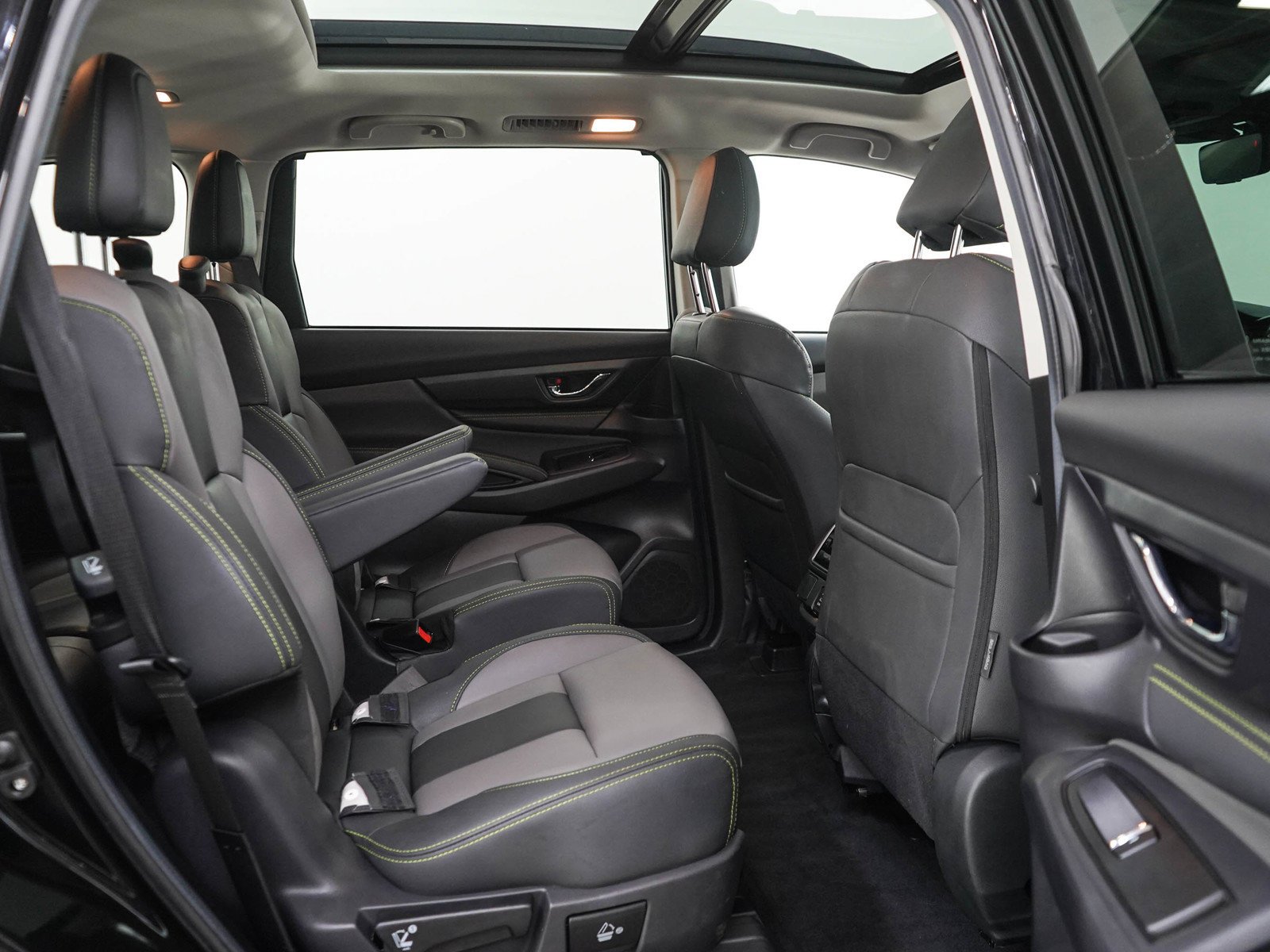Used 2024 Crystal Black Pearl Subaru Onyx Edition image 12