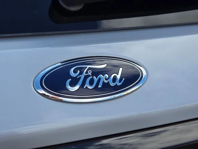 Used 2025 White Ford Platinum image 19