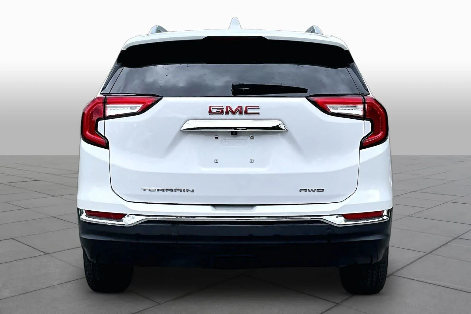 Used 2024 Summit White GMC SLT image 5