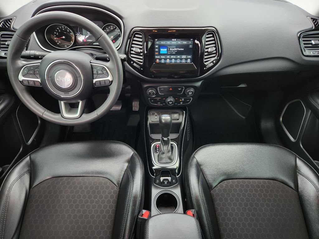 Used 2021 White Jeep Latitude image 25