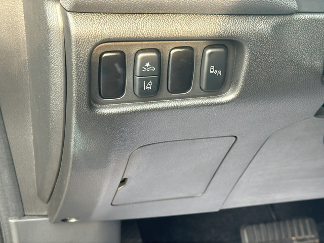 Used 2022 Gray Mitsubishi 2.0 SE image 28
