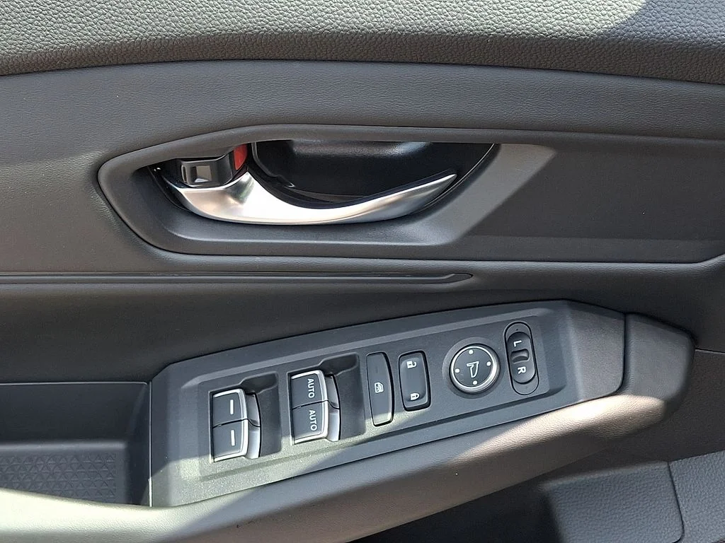 2023 Honda Accord EX - Photo 12