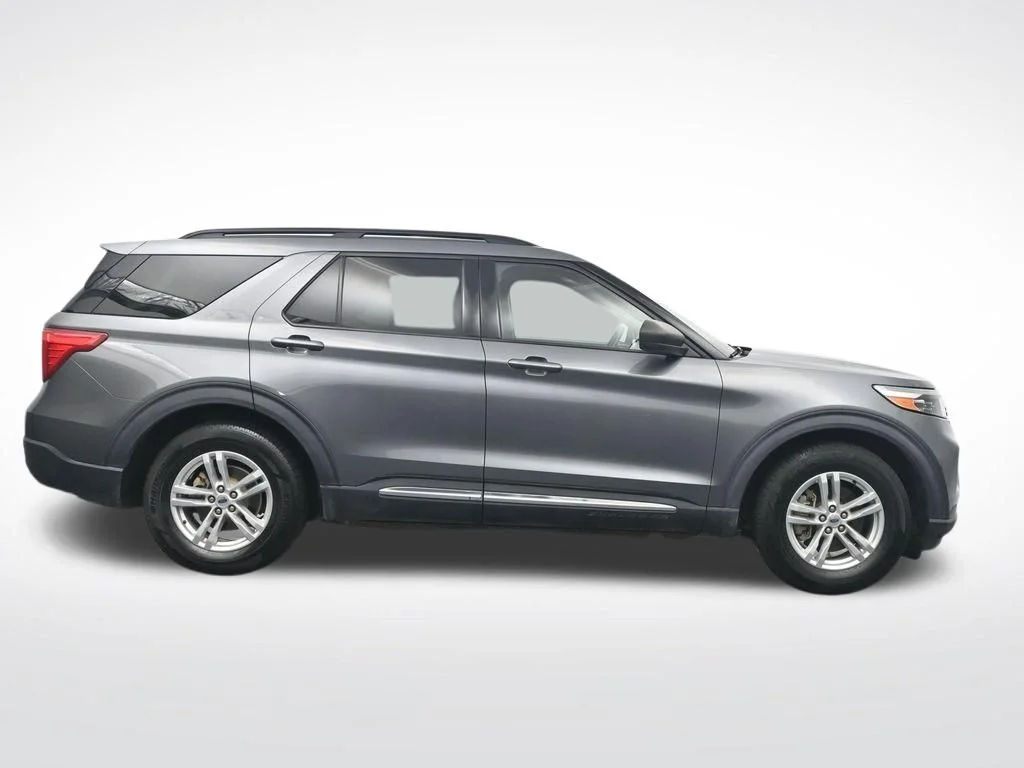 Used 2022 Carbonized Gray Metallic Ford XLT image 4