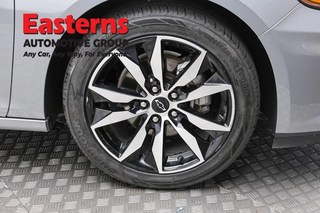 Used 2024 Gray Chevrolet RS image 30