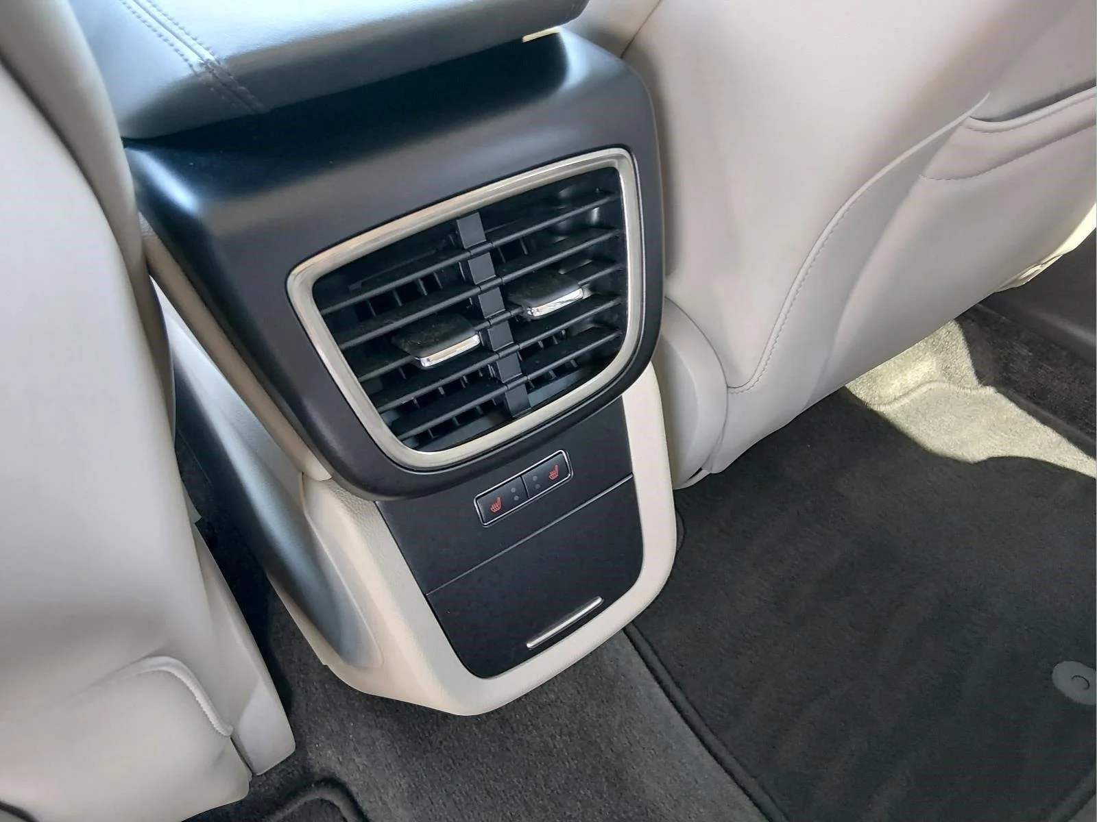 Used 2018 Blue Diamond Metallic Lincoln Reserve image 19