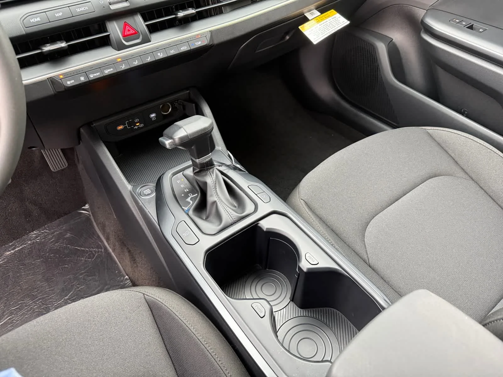 New 2026 Snow White Pearl Kia LXS image 18