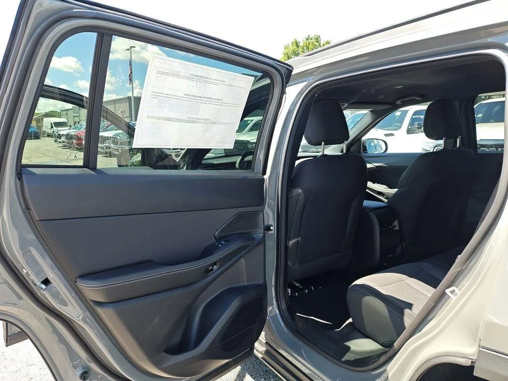 New 2026 Sting-Gray Clearcoat Jeep Laredo image 28