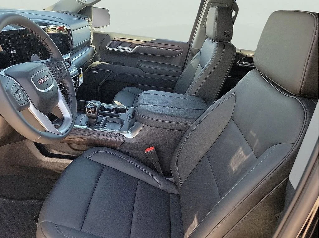 2026 GMC Sierra 1500 SLT - Photo 14