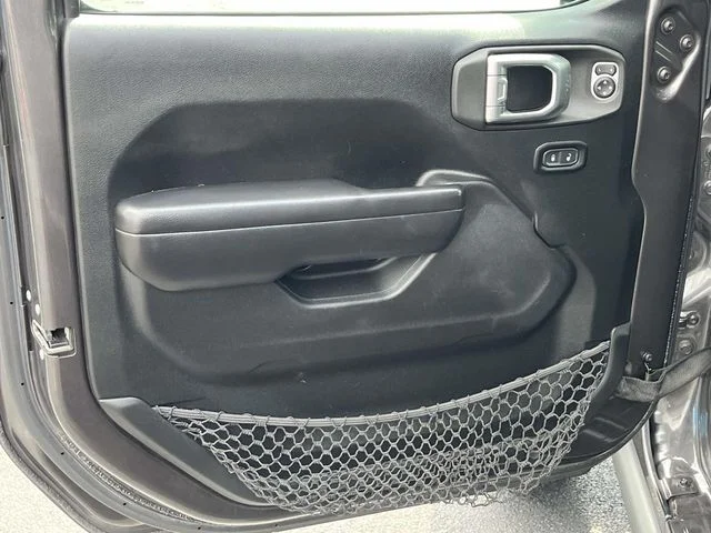 Used 2020 Gray Jeep Unlimited Rubicon image 25